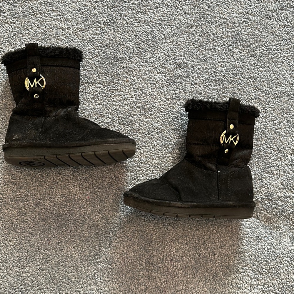 Toddler girls Michael Kors zip up winter boots size 7